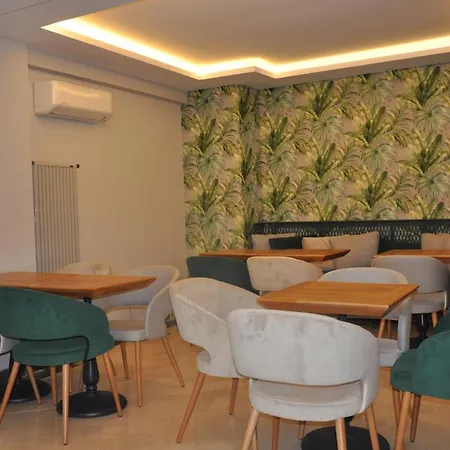 Centrum Hotel 2*